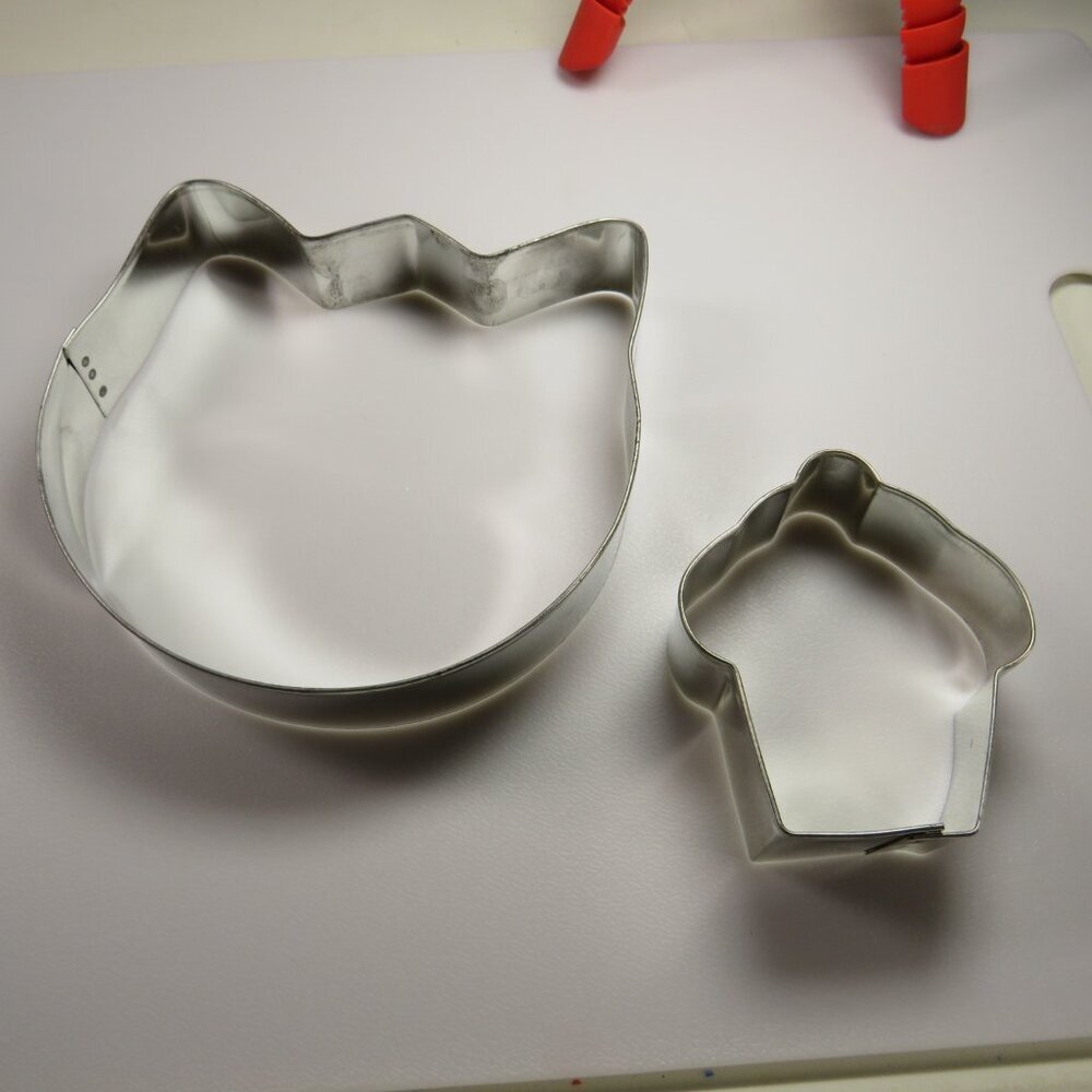 Cookie Cutters Metal Spring Lg Tulip & Cupcake